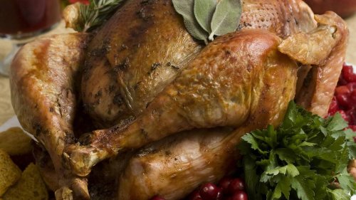 How can you safely have a Thanksgiving meal? CDC has tips for families during COVID-19