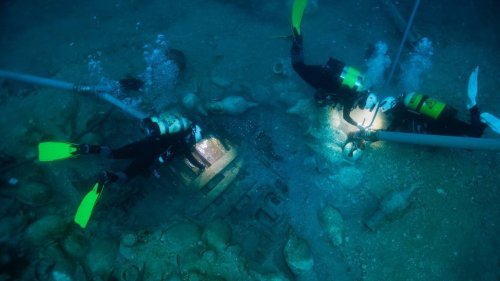 Divers remove ancient Roman cargo from shipwreck — and find unique carvings. See them