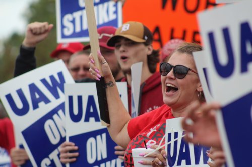 Five hours of sleep, not enough money for food: GM Lansing Delta Twp. facility workers talk strike