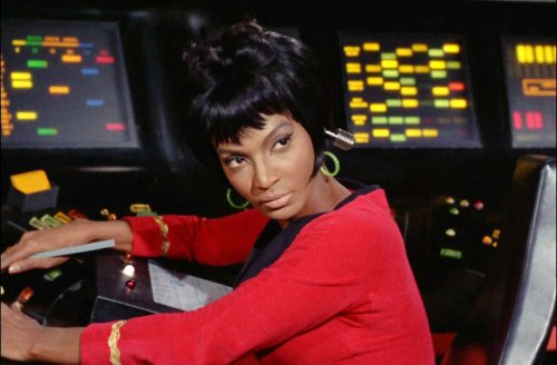 Falleció Nichelle Nichols, la Teniente Uhura de Star Trek