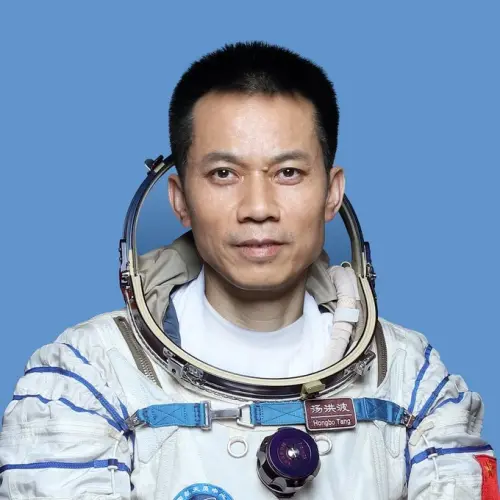 Tang Hongbo se convierte en el astronauta chino que más tiempo acumula en el espacio