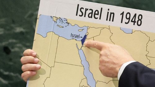 Netanyahu promotes Saudi ties with new map erasing Palestine