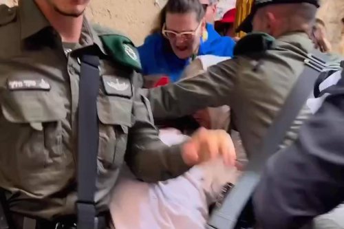 Israeli forces attack Christians during Holy Saturday