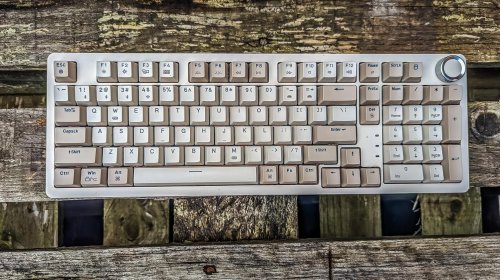 JamesDonkey RS2 Hot-Swappable Mechanical Keyboard Review – A 1800 Compact (96%) keyboard with a retro IBM design