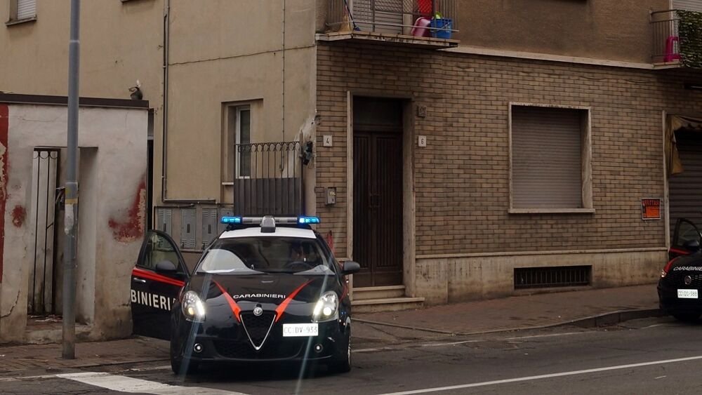 Commerciante rapito a Milano da un uomo armato di machete
