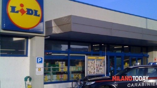 Irrompono nel supermercato e spruzzano spray urticante: diversi intossicati
