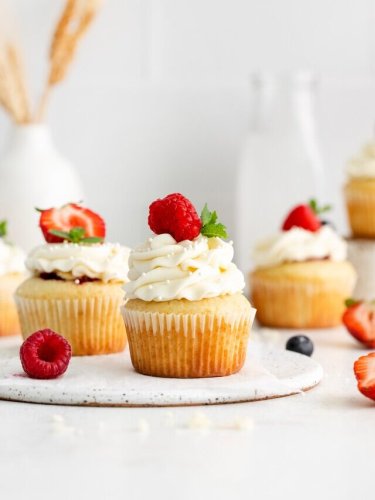 Berries and Cream Cupcakes Story