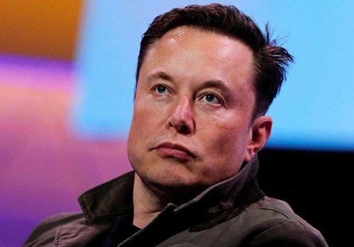 Elon Musk hires iPhone hacker to fix Twitter