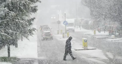 Weather maps show exactly where and when 560-mile long snow bomb will hit the UK