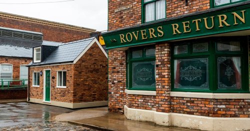 Coronation Street airs bombshell as villain makes unwelcome return