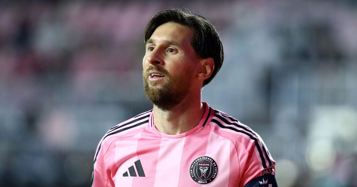 'Lionel Messi is terrible example for young players because of his dressing room behaviour'