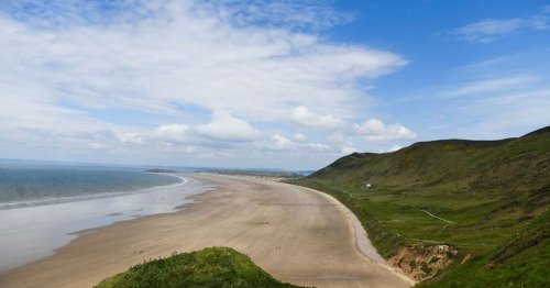Brit beach with private feel so beautiful you could mistake it for Greek island