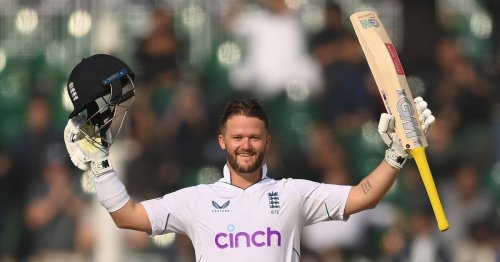 Ben Duckett's England future questioned despite century in record Pakistan display