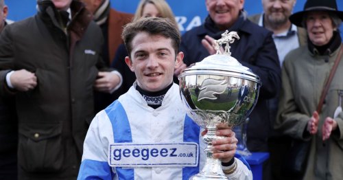 Ben Godfrey's horse Forward Plan challenges late and fast to win Kempton's Coral Trophy