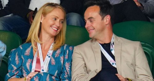 Ant McPartlin 'forking out £100,000 to pay for mates to attend his wedding'