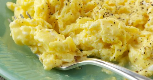 Never add milk to your scrambled eggs - this is how you should cook them