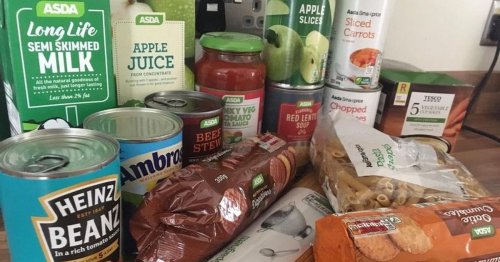 Man has 'sobering experience' living off food bank parcel for three days