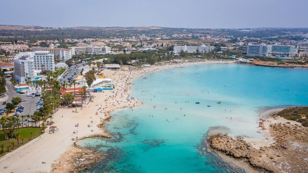 Brit couple quit home for cheaper country five hours away but find two issues