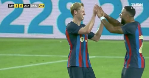 Frenkie de Jong lights up Barcelona friendly to send Man Utd transfer message