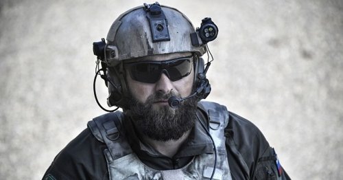 Vladimir Putin's top commander bans beards on battlefield as critics call rule 'stupid'