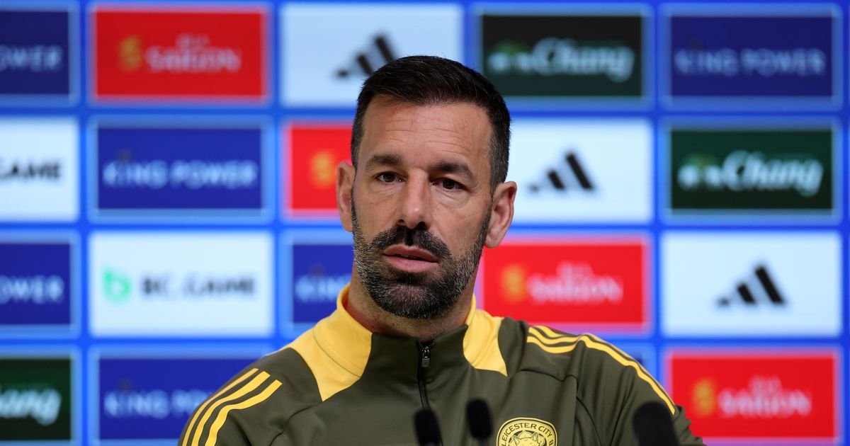 Ruud van Nistelrooy told next job is clear as Leicester 'shortlist three' managers