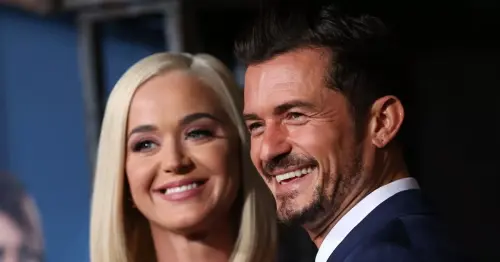 Orlando Bloom brutally mocks his fiancee Katy Perry's malfunctioning American Idol outfit