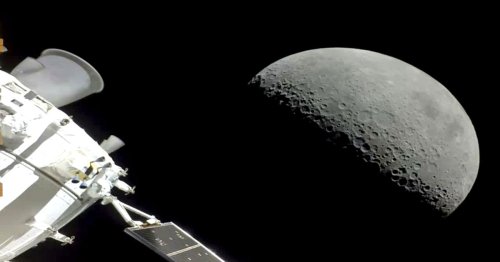 NASA's Orion spacecraft flies past moon a final time before heading back to Earth