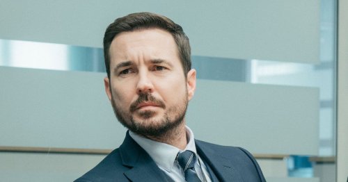 Martin Compston is 'Scotland's Justin Bieber' says Schitts Creek star