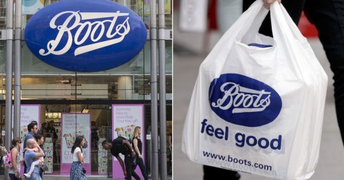 Boots shoppers 'absolutely love' SPF spray that's 'perfect over makeup'