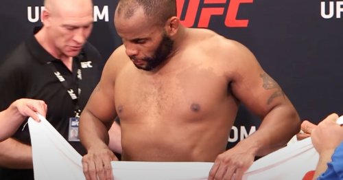 Daniel Cormier finally admits he cheated with towel to make weight for UFC fight