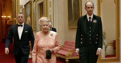 Queen didn't tell royals about Bond sketch - William's reaction was brilliant