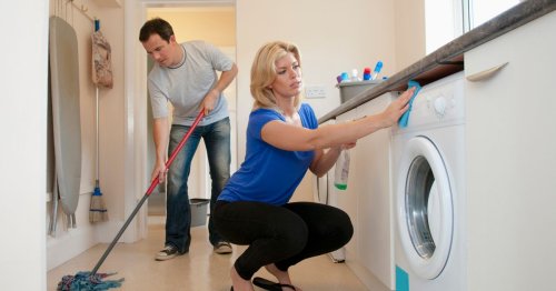 Woman 'annoyed' as friend makes 'cheeky' request for help cleaning her house