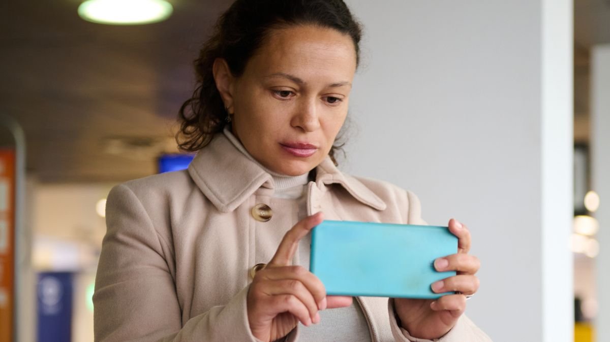 'Take 1 picture before going airport' security alert for anyone travelling abroad
