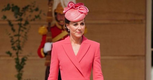 Kate Middleton leads royals as she attends palace garden party without William