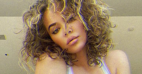 Khloe Kardashian sends fans wild as she shows off new icy blonde hair
