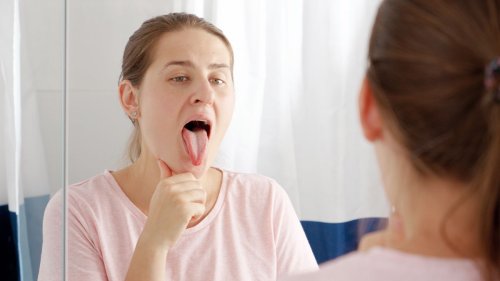 NHS says 'call 999' now if you spot this sign on your tongue