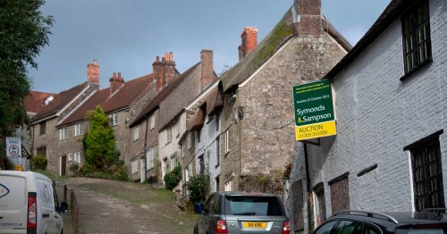 Run-down cottage on iconic 'Hovis Hill' sold at auction for £165,000