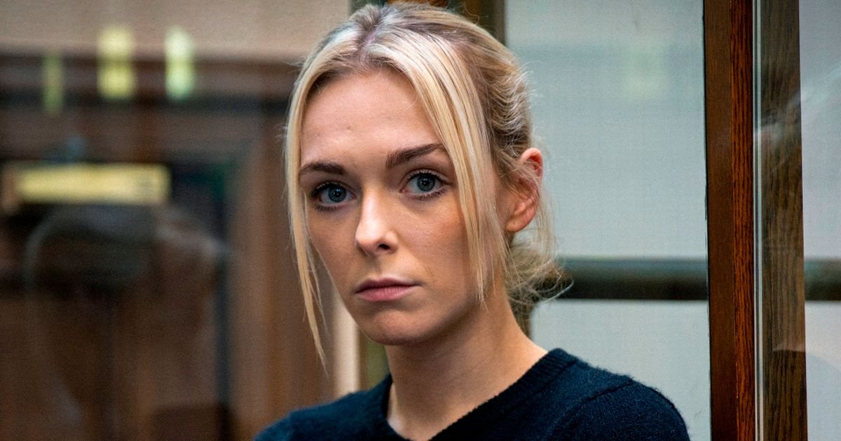 Coronation Street fans 'rumble identity of Lauren's secret sister' and she's on cobbles