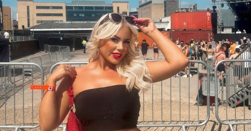 Page 3 babe brings micro skirt trend back with a bang by flaunting sexy pins