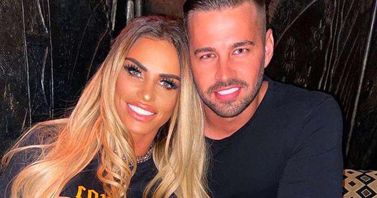 Katie Price 'asked to leave' plane to Vegas as she 'refuses' to wear face mask