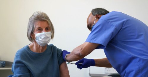 UK's top doctor urges eligible Brits to come forward for Covid-19 booster jab