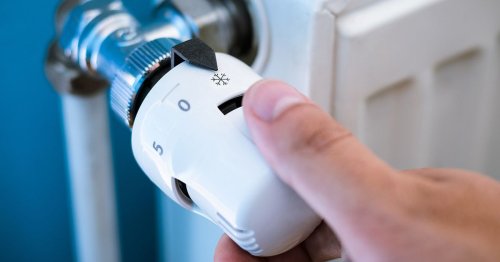 Gas boiler ban to be pushed back to 2040 amid backlash over £14,000 heat pumps