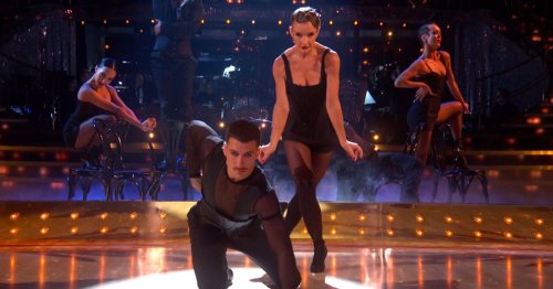 Strictly fans 'blown away' by Helen Skelton's incredible Cabaret 'revenge' routine