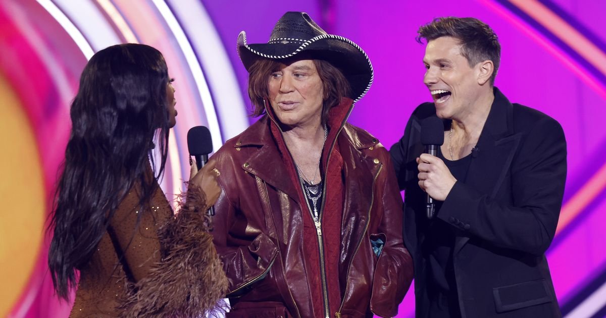 Will Best praised for response to Mickey Rourke's 'wildly inappropriate' CBB entrance