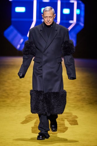 Mailand Fashion Week: Hollywoodstars begeistern bei Prada-Show