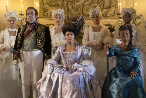 Der „Bridgerton“-Cast im Interview: Warum die Kostüme „die Hölle“ sein können und welches große Geheimnis in Staffel 3 gelüftet wird