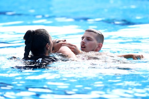 Schwimm-WM: Amerikanerin verliert Bewusstsein und geht unter - Fotos gehen viral