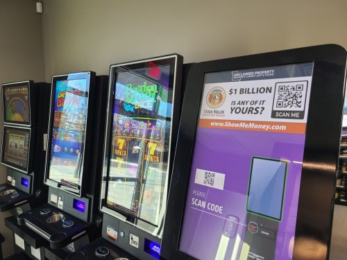 Missouri Treasurer faces scrutiny over state advertising on unregulated slot machines