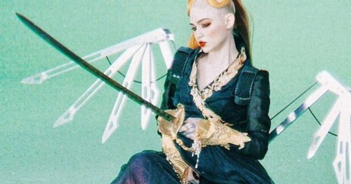 ​Grimes wants to “colonise Mars” and build a “lesbian space commune” after Elon Musk split