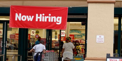U.S. unemployment claims fall to 210,000 and signal labor market still strong